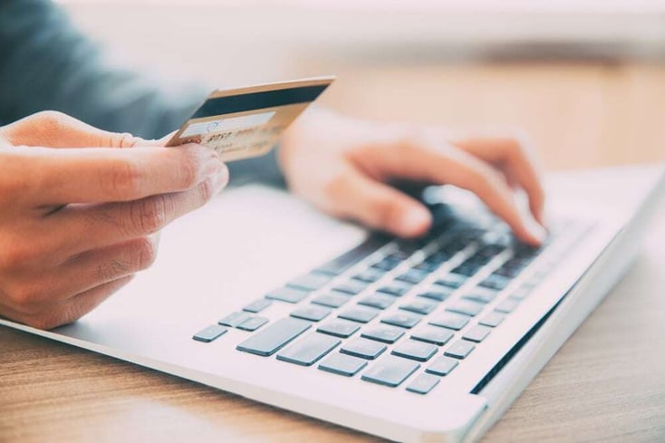 especialista médico gestionando sus finanzas